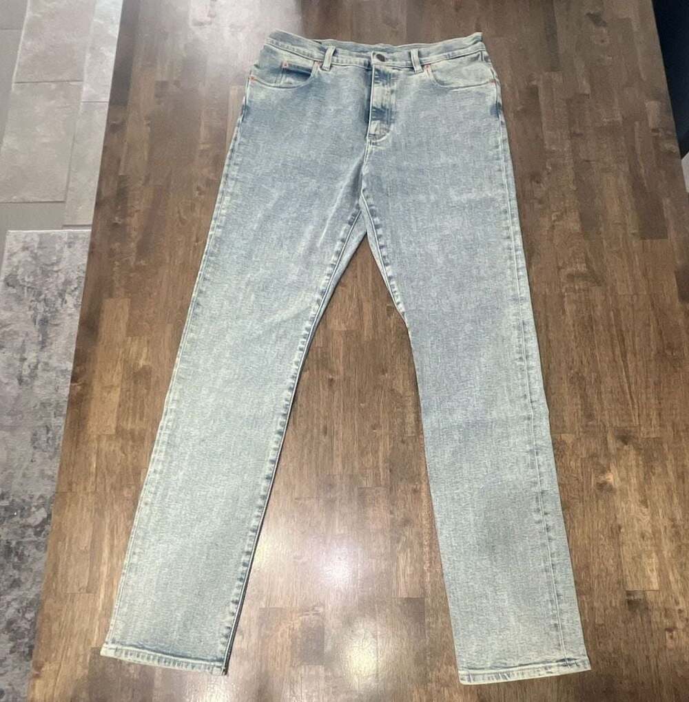 Gucci Light Blue Acid Wash Denim Jeans with Tags  30x30